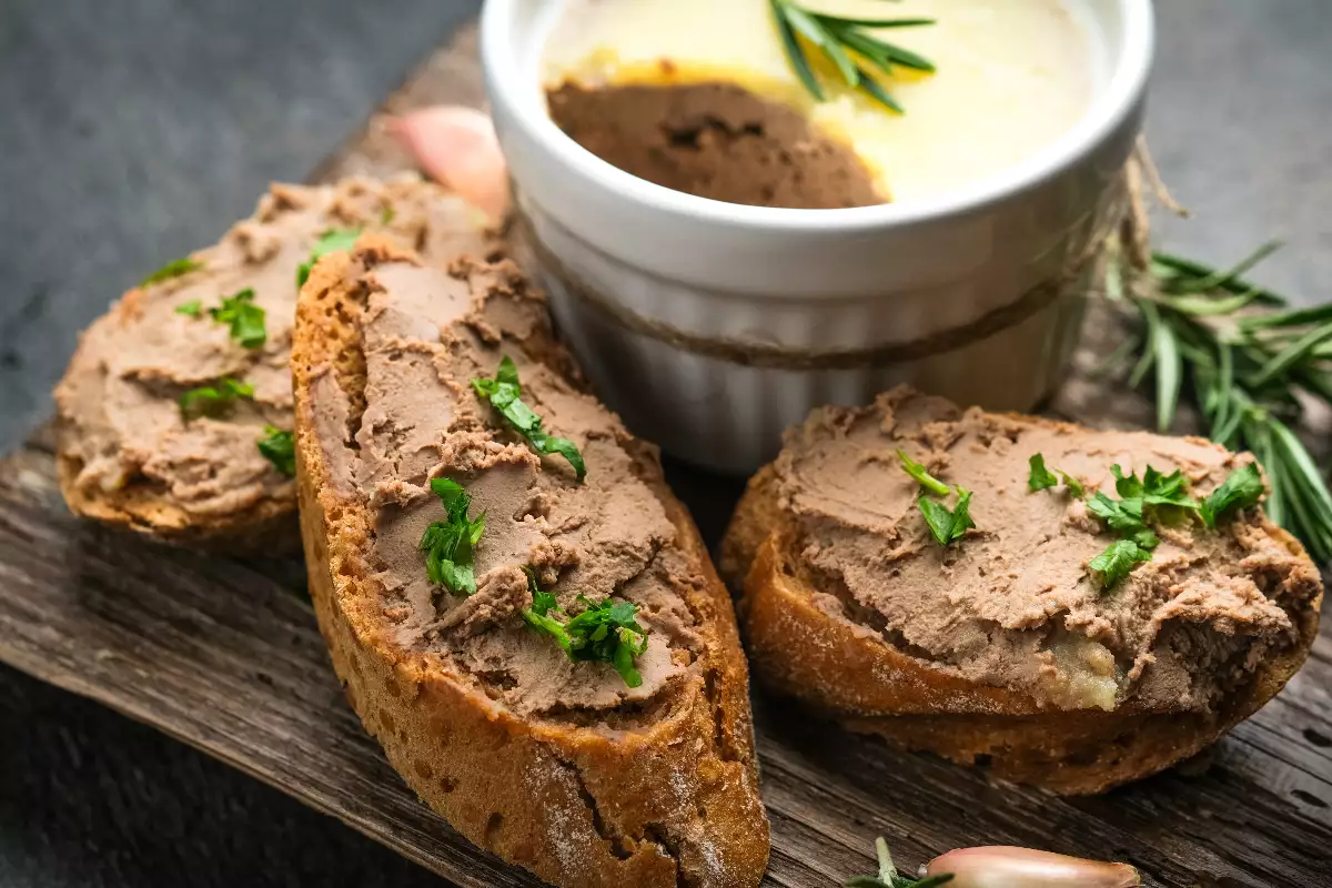 Pâté de canard à l'ail